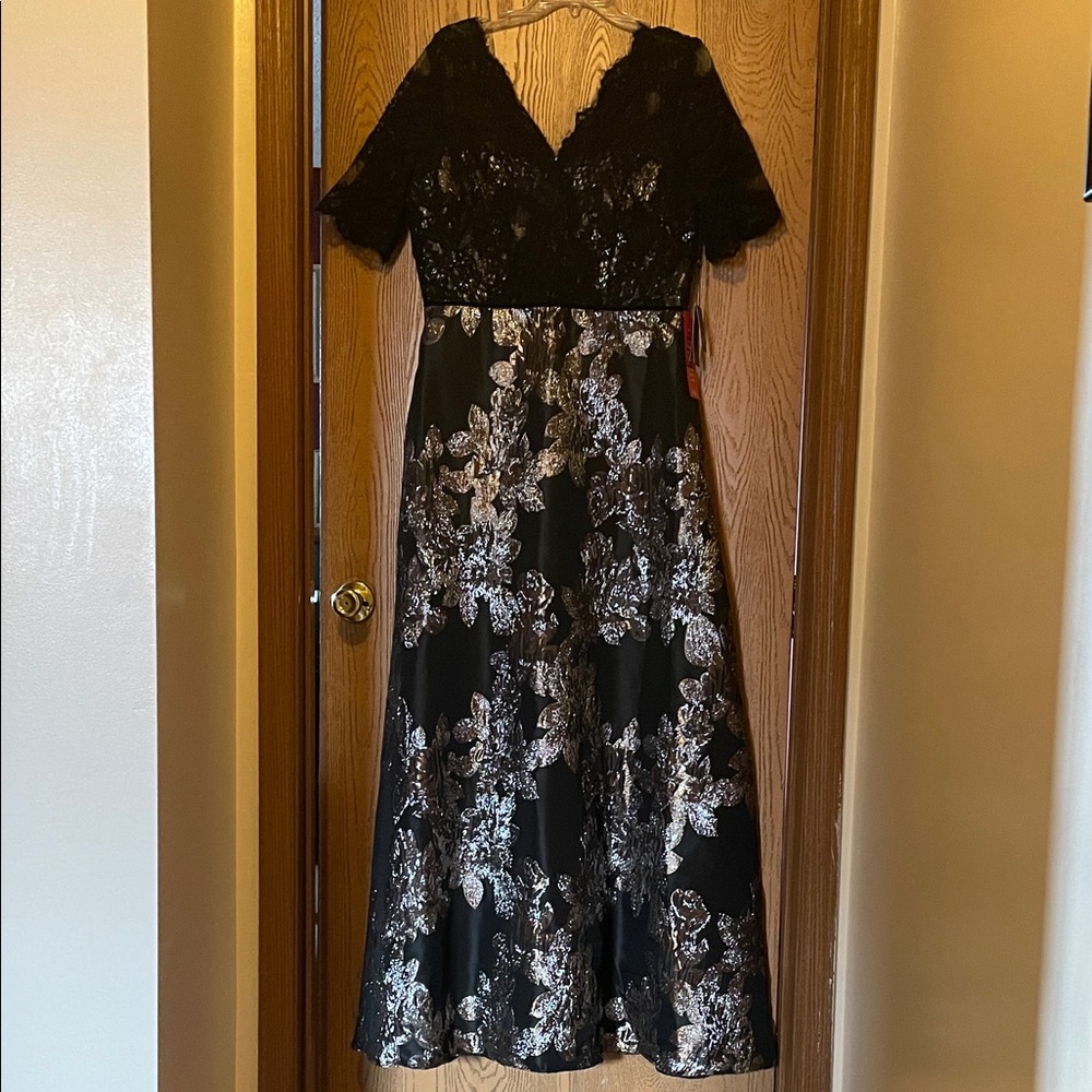 Adrianna Papell Black and Silver Floral Maxi Dress